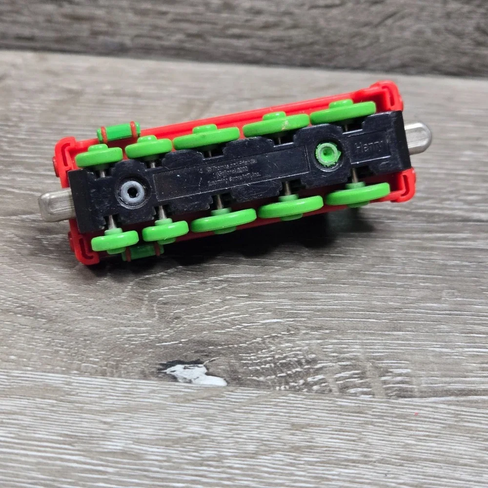 Thomas Friends Diecast Magnetic Henry Train Engine 2002 Take N Play Along